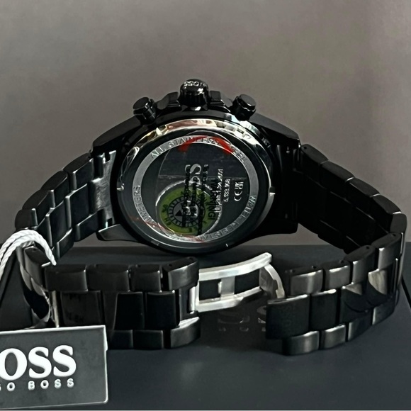 Hugo Boss Men’s Black Dial Watch
Case Size: 44mm
MSRP: $525
Brand New original - Picture 10 of 10